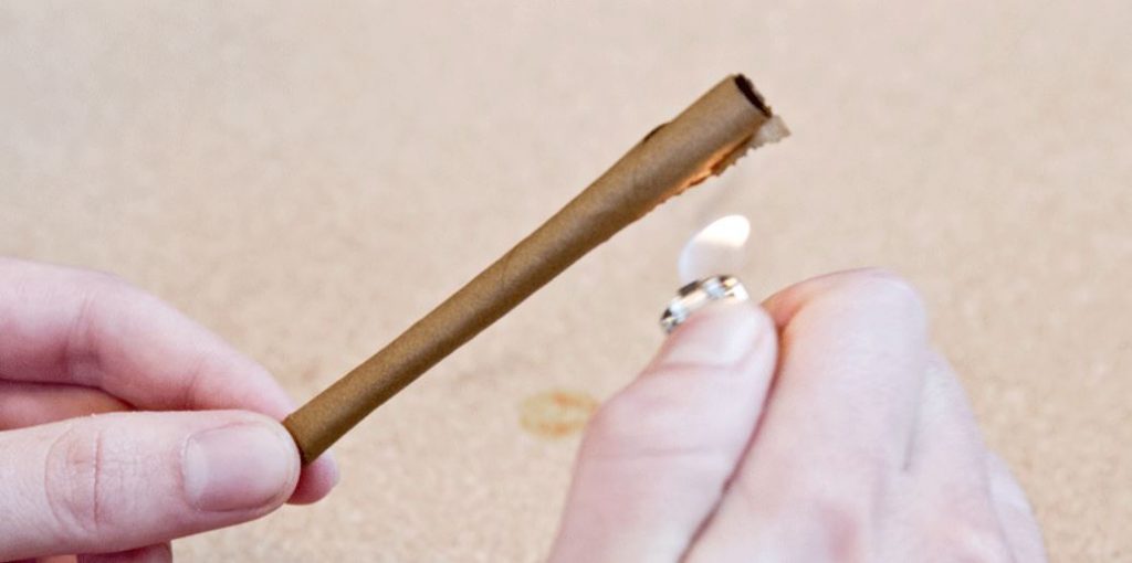 Roll a Perfect Blunt Every Time In 5 Easy Steps Marijuana Science